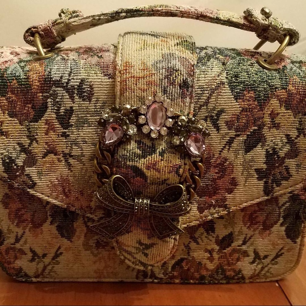 Vintage style cross bag with purple Bow